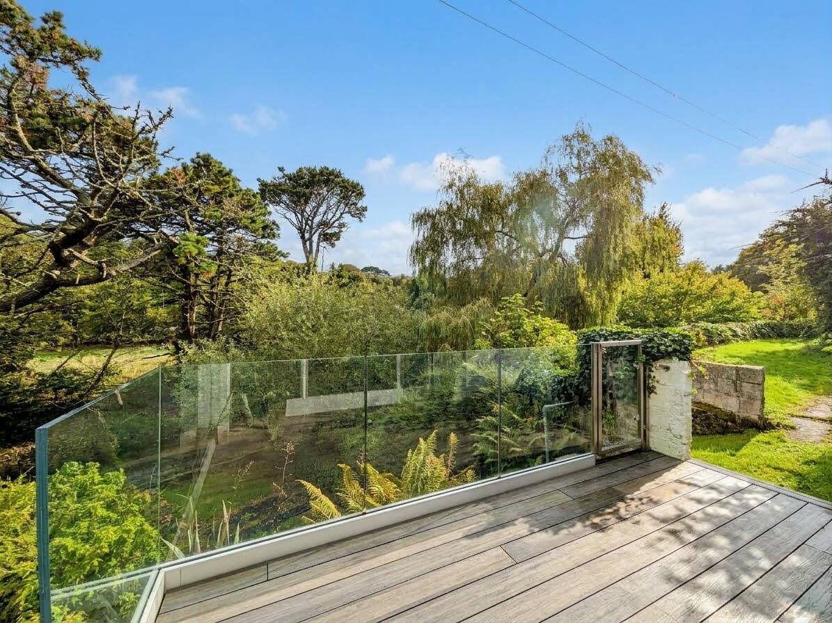 2 bed property in , Truro